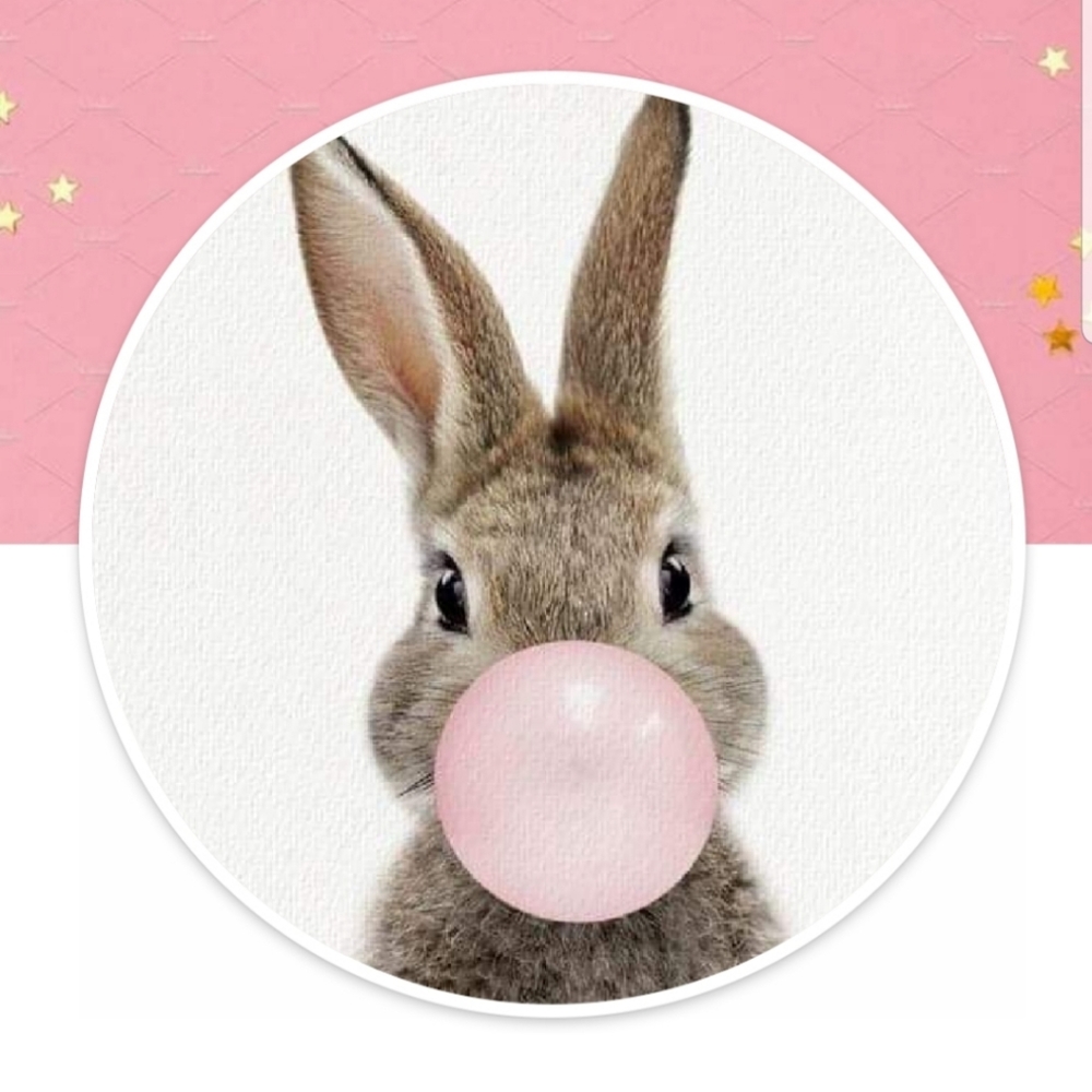 Meet your Posher, Amazing Amy 🥳 - Picture 2 of 3